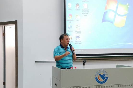 说明:C:\Users\lina\Desktop\学分制改革研讨会2019照片\李校 (1).jpg